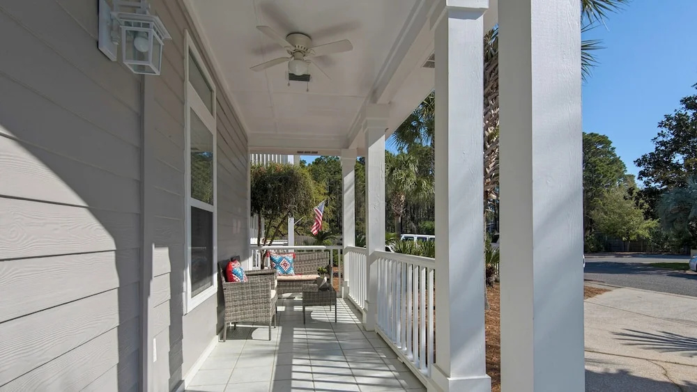 Classic Seagrove Beach Cottage- Minutes to Gulf, Steps to Pool