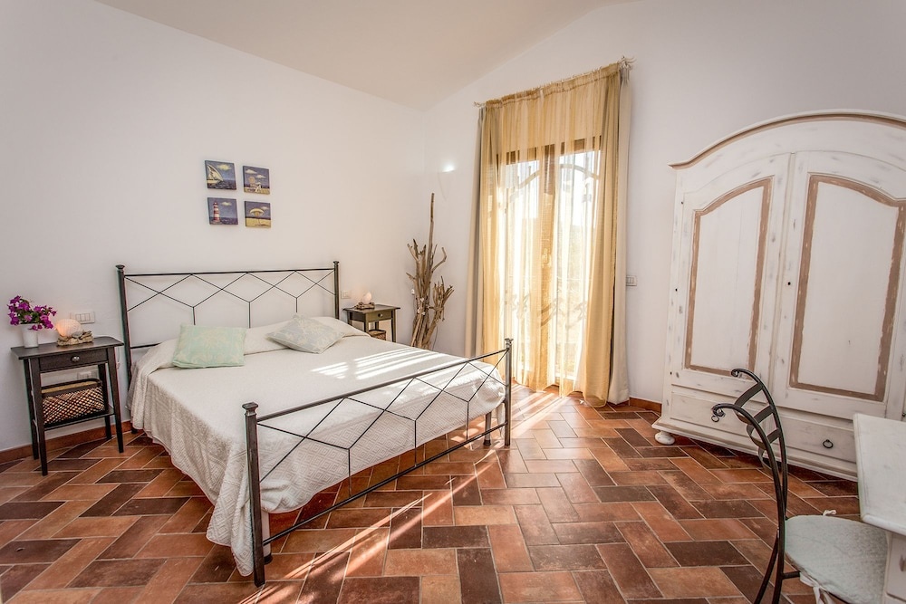 Dolce Luna Bed and Breakfast — 5