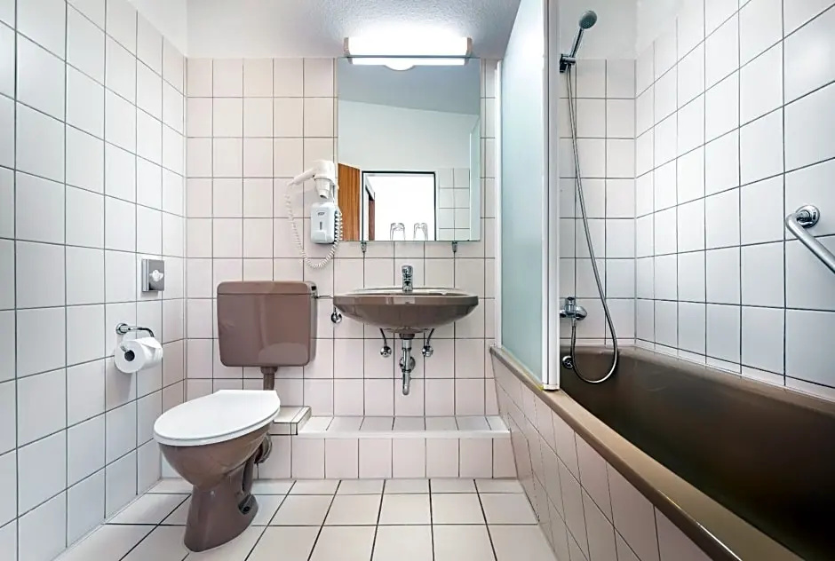 Comfort room