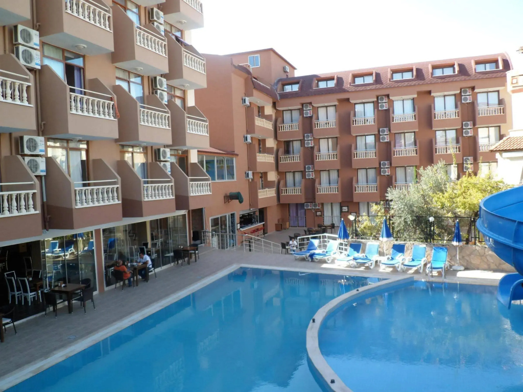 Hotel photo 12