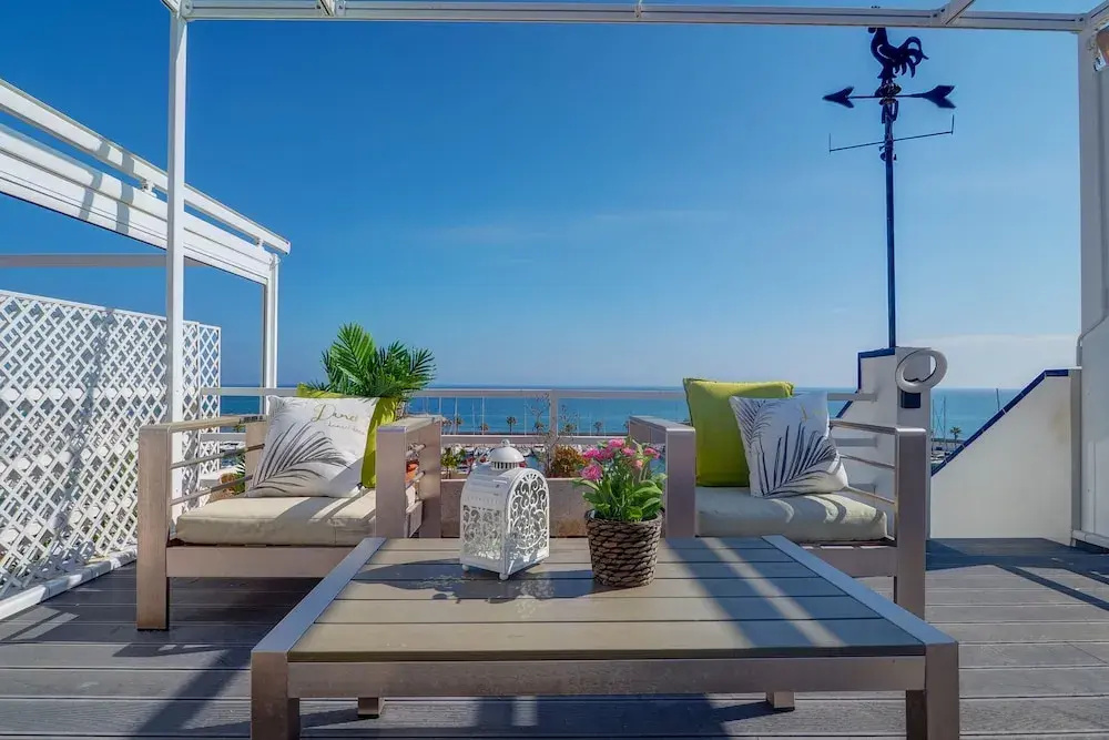 Balcony & Terrace