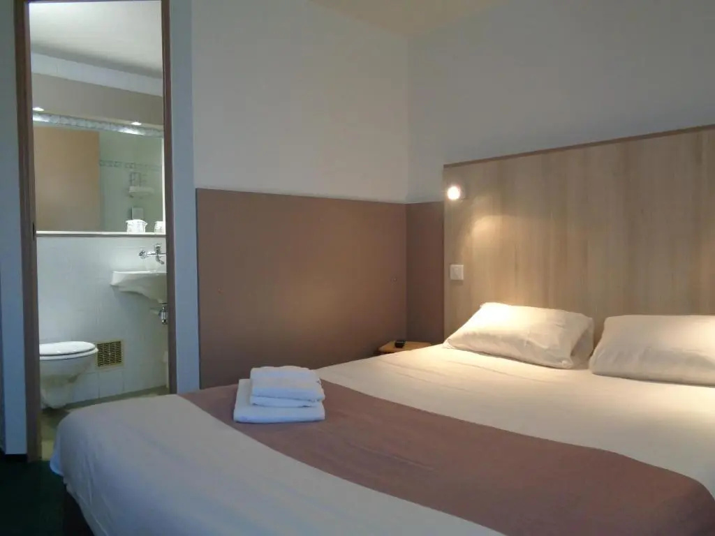 Standard Double room (full double bed)