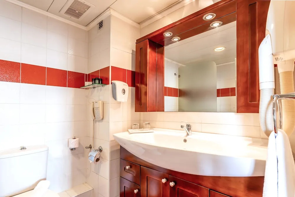 Double Suite (full double bed)