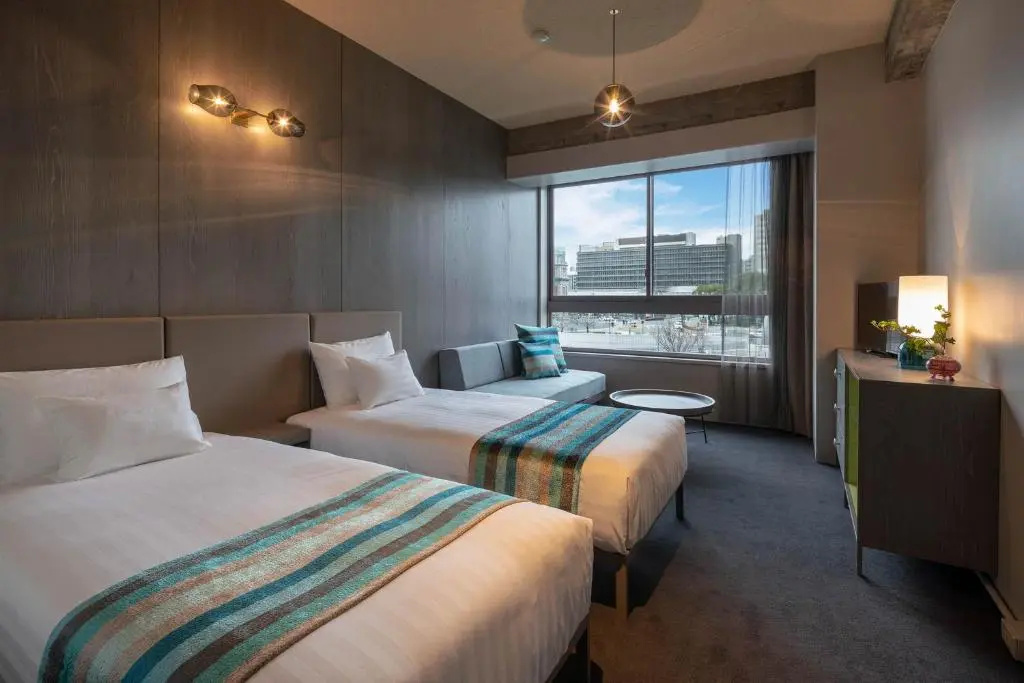 Double room with river view (twin beds)