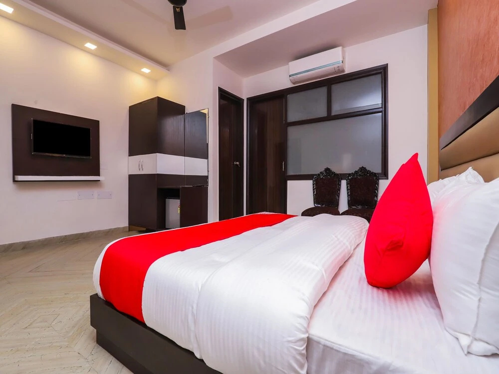 OYO 18607 Nights Inn
