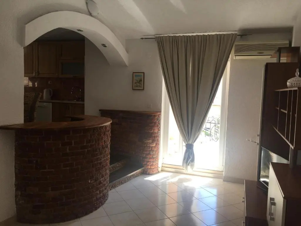 2 Bedrooms Apartment with sea view
