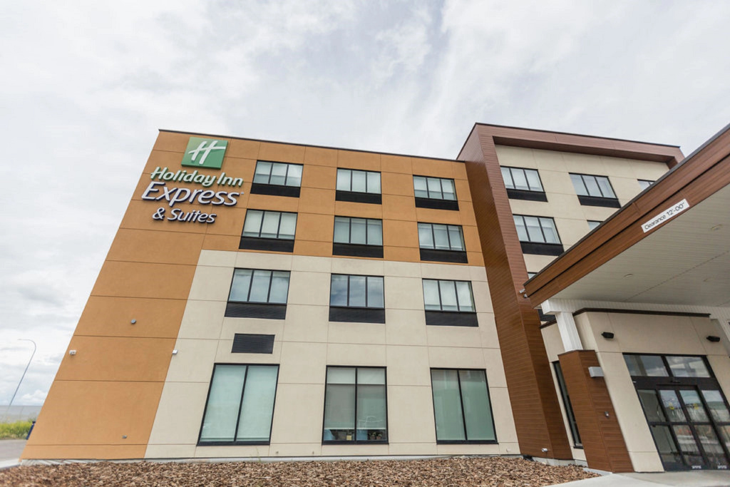 Holiday Inn Express & Suites Edmonton N - St. Albert by IHG