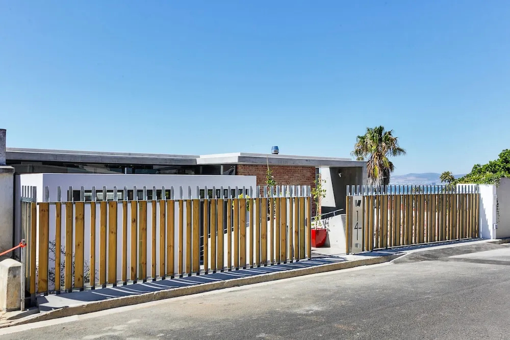 Upper Green Point Roos Villa