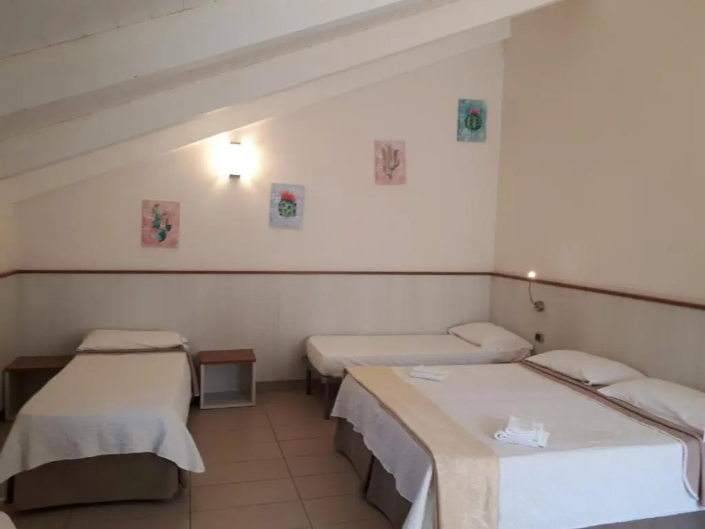 Economy room