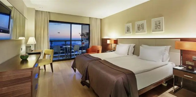 Standard Double room with balcony and with partial sea view (full double bed)