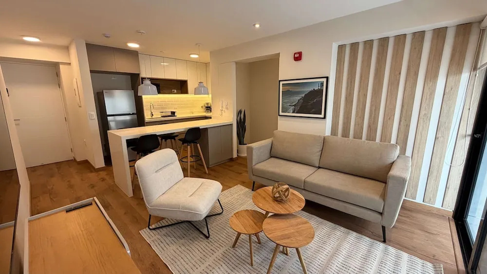 w Amazing and Cozy 2BR w Balcony in Miraflores