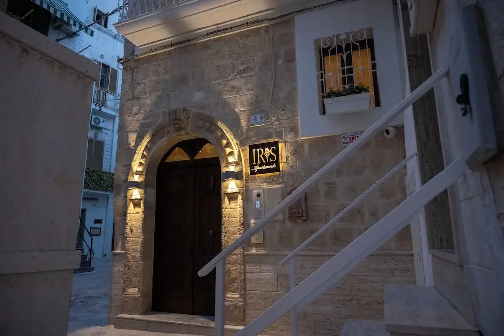 Iris Apartments