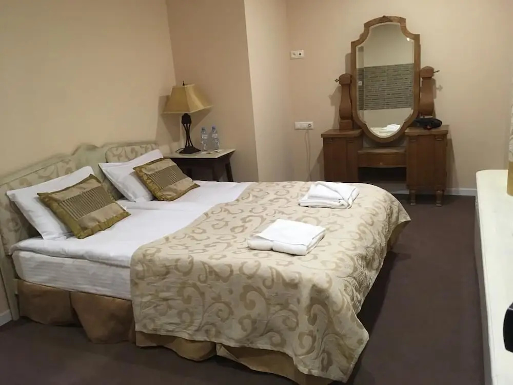 Economy room