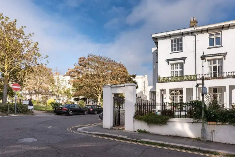 Modern 1 Bed Apartment Minutes From Brighton Beach