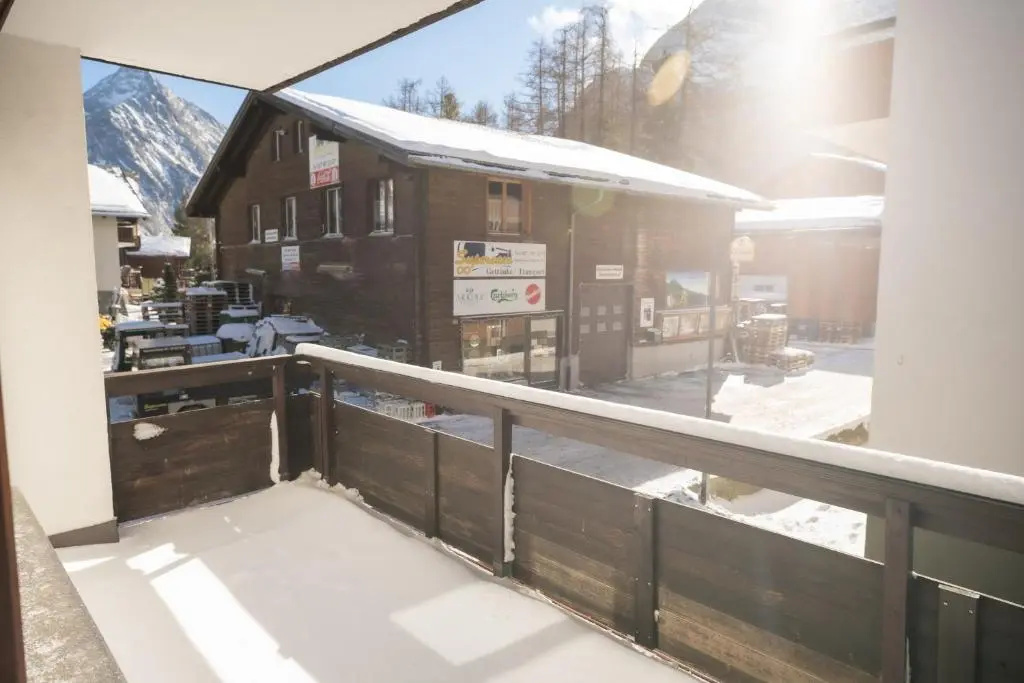 Apartment with mountain view