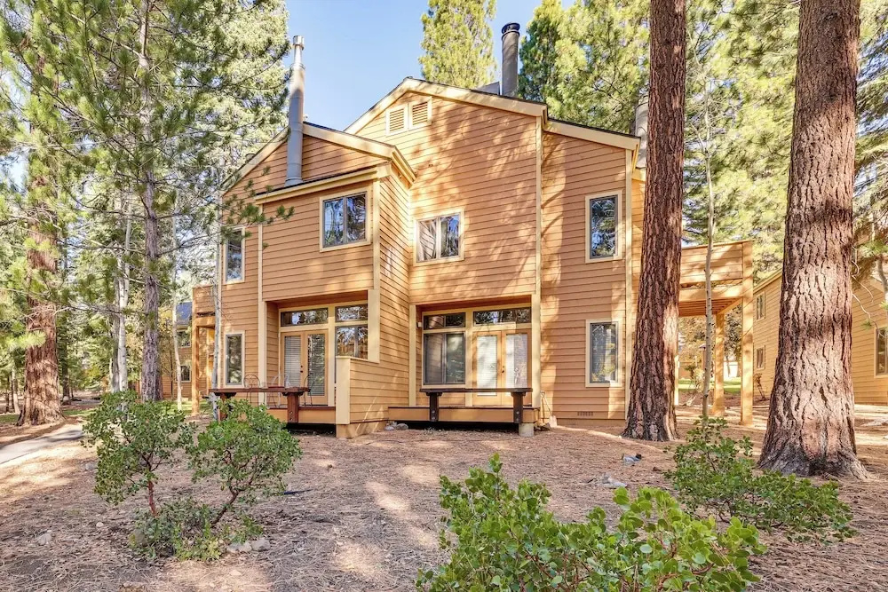 Corner-unit Condo w/ Grill: Walk to Lake Tahoe!