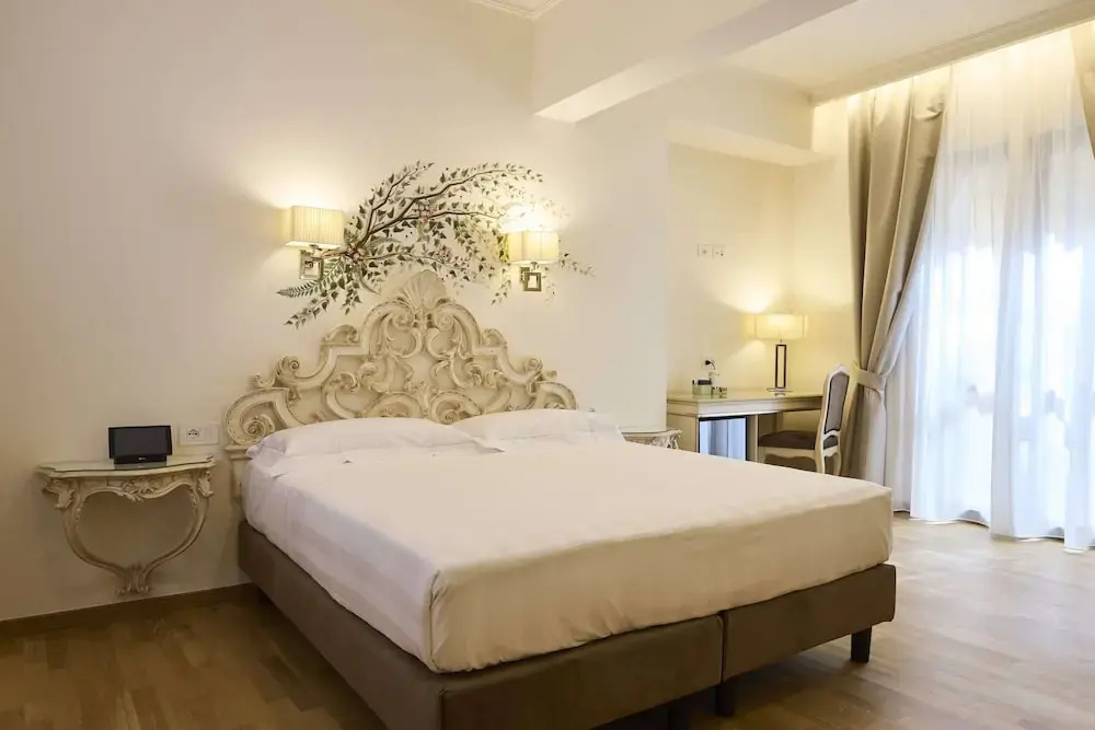 Superior in Dependance Double room (full double bed)