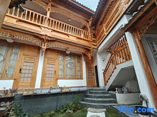 Shaxi Wanlan Courtyard