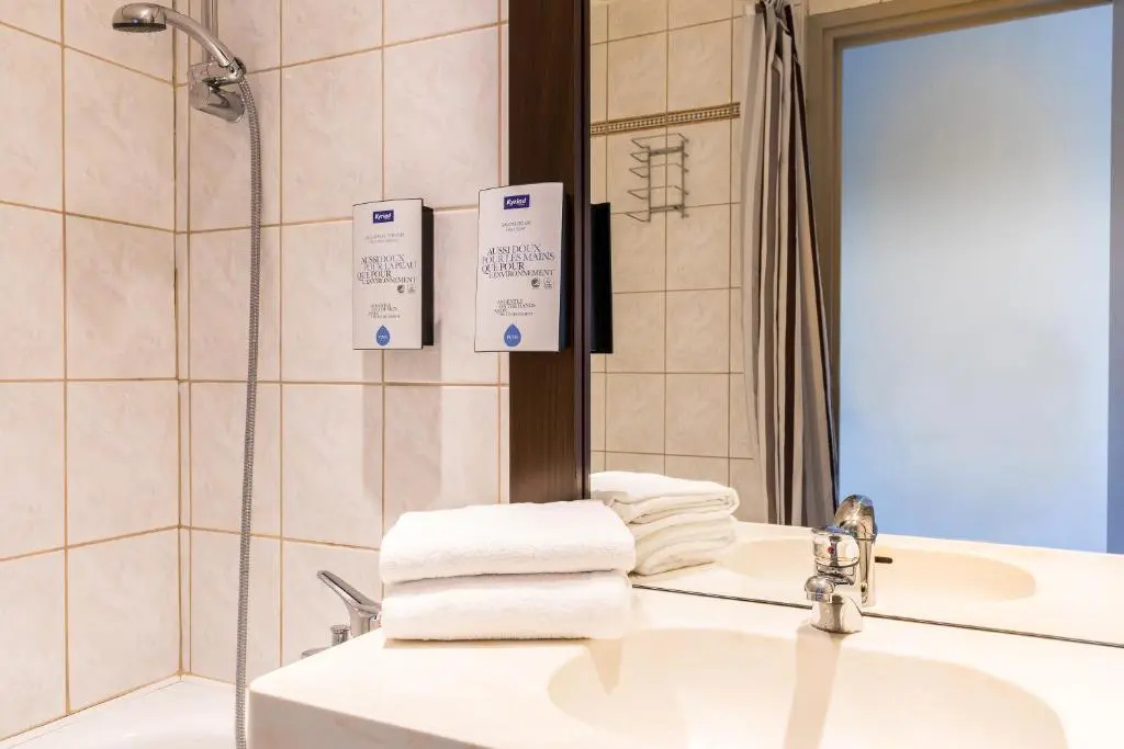 Kyriad Lille Centre - Gares - Chambres