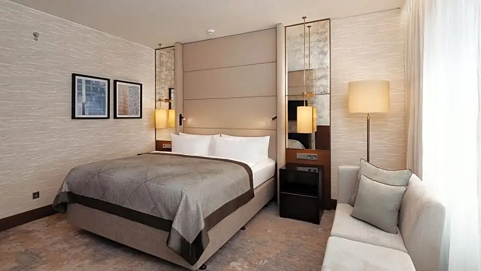 Classic Double room with park view (full double bed)