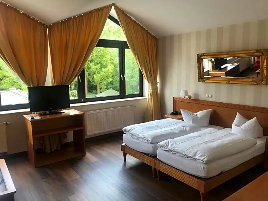 Burg Wegberg Hotel & Restaurant - Chambres