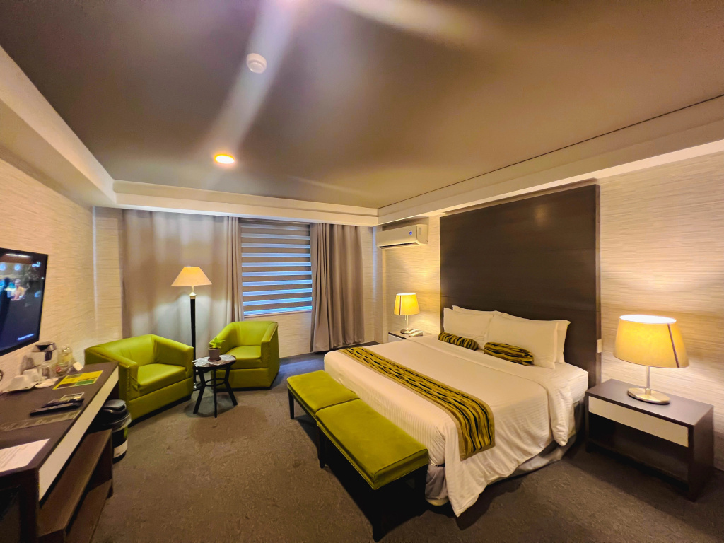 Deluxe Double room (full double bed)