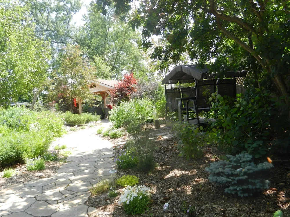 Superior Double room with garden view (full double bed)
