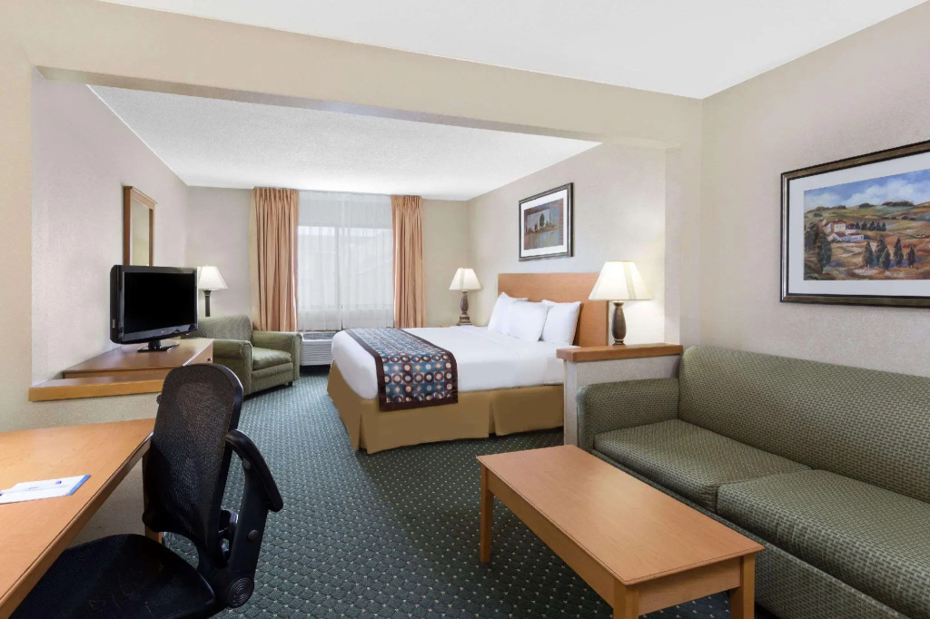 Double Suite (full double bed)