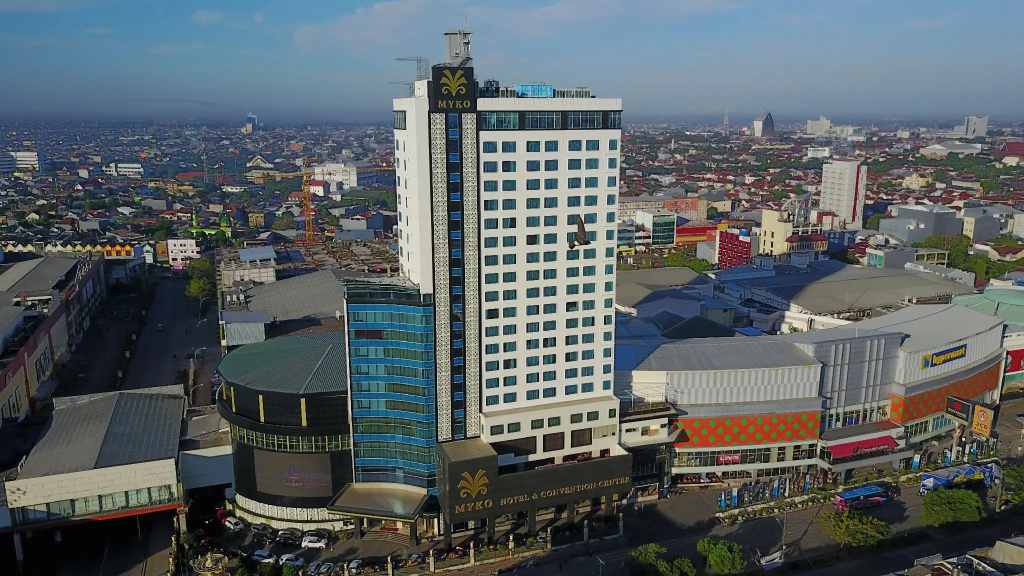 Myko Hotel Makassar — 2