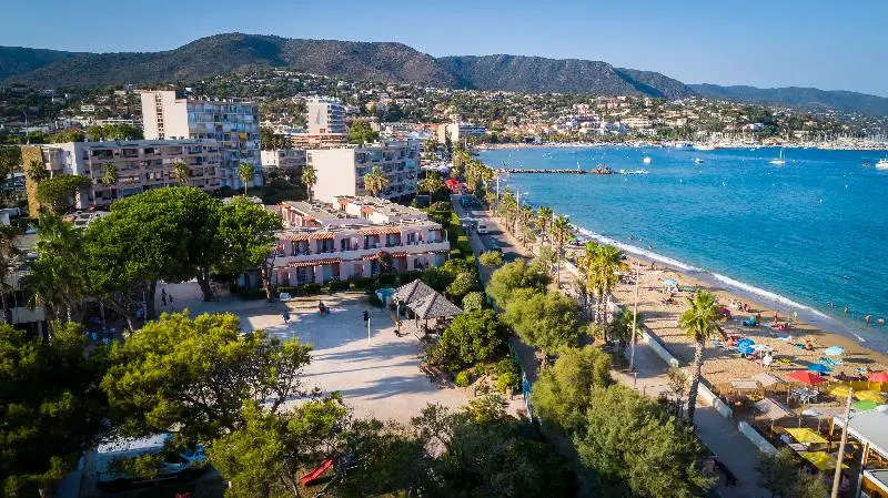 Beach & Waterfront