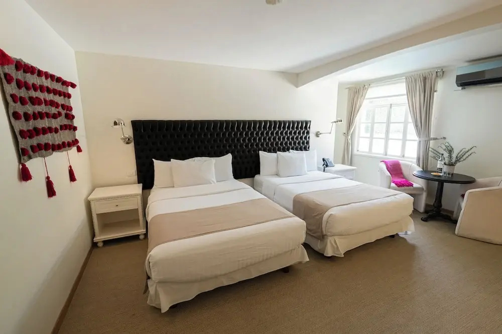 Deluxe Double Suite (full double bed)
