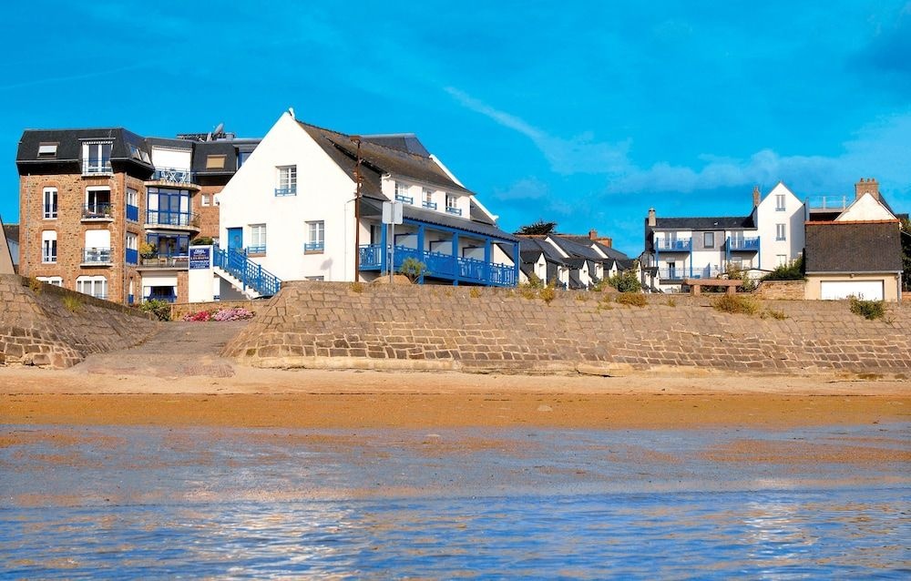 Beach & Waterfront