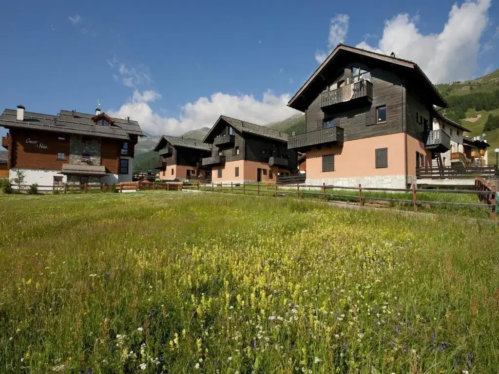 Sara Apartments