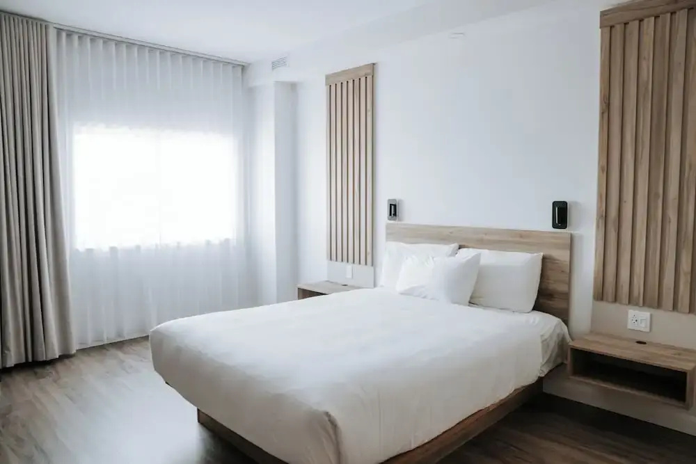 Deluxe Double room (full double bed)