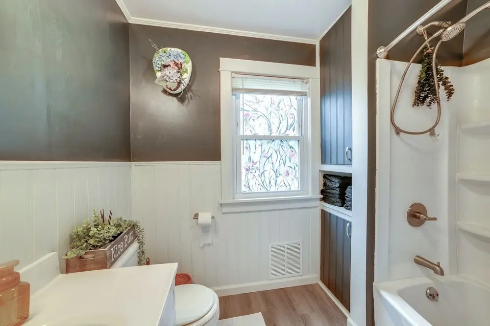 1 Mi to Dtwn Binghamton: Pet-friendly Home w/ Deck