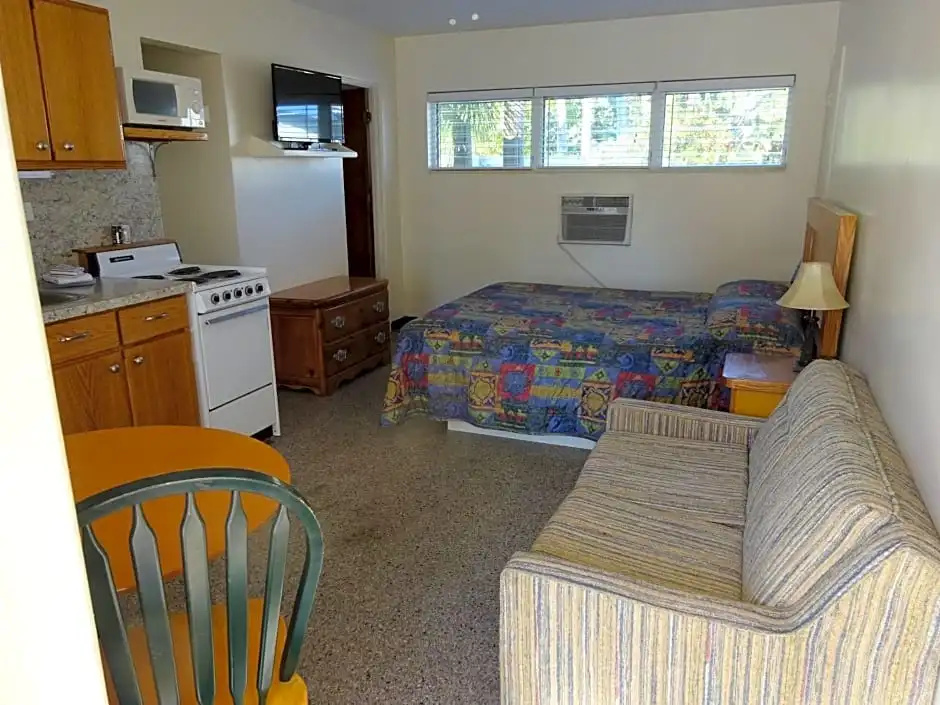Double Studio (full double bed)