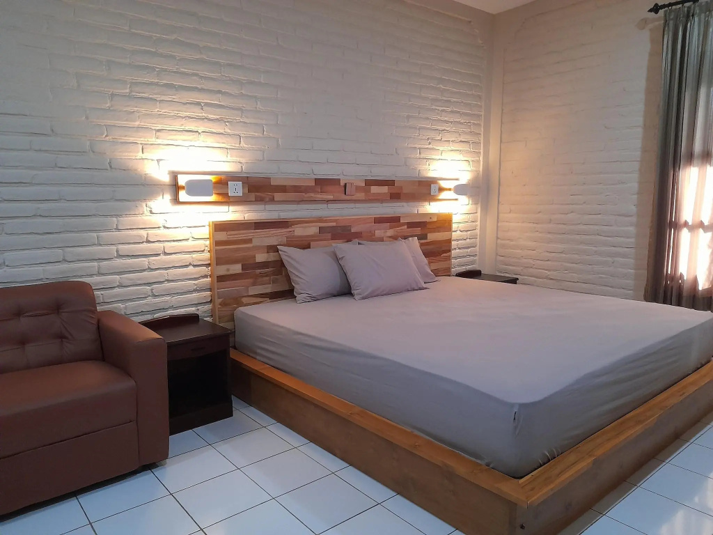 Отель Puri Bali Lovina в Сингарадже