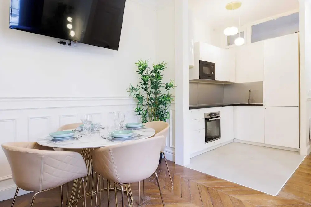 Afficher la photo 8 — Chic and Refined Apartment