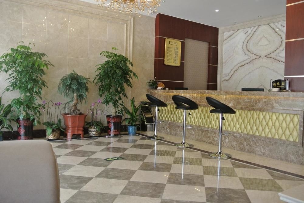 Lobby & Reception