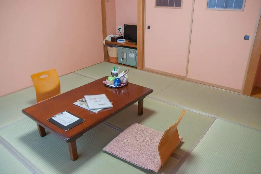 Economy room