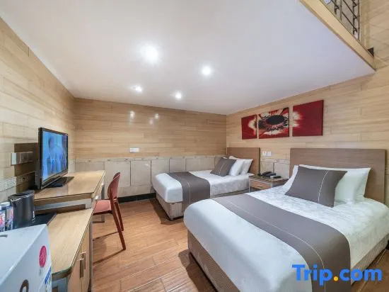 Deluxe Duplex Suite