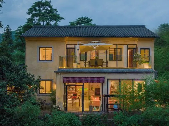 Two Mountains Villa & Courtyard in Huzhou