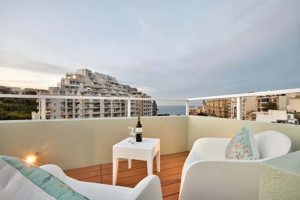 Seaviews Hilltop Beach House St Julians