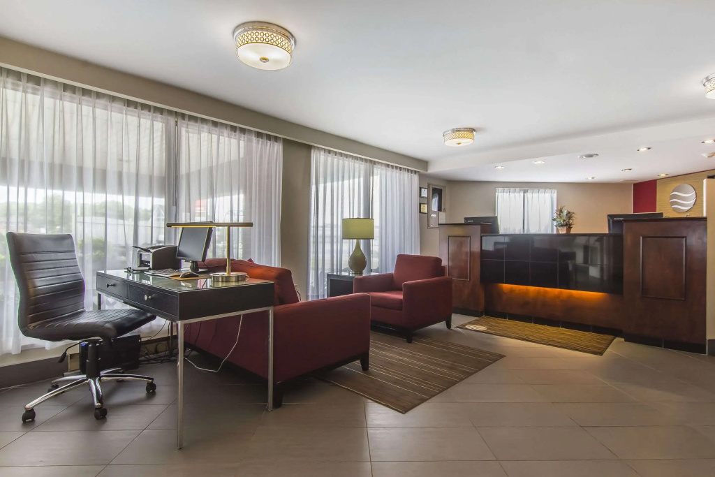 Lobby & Reception