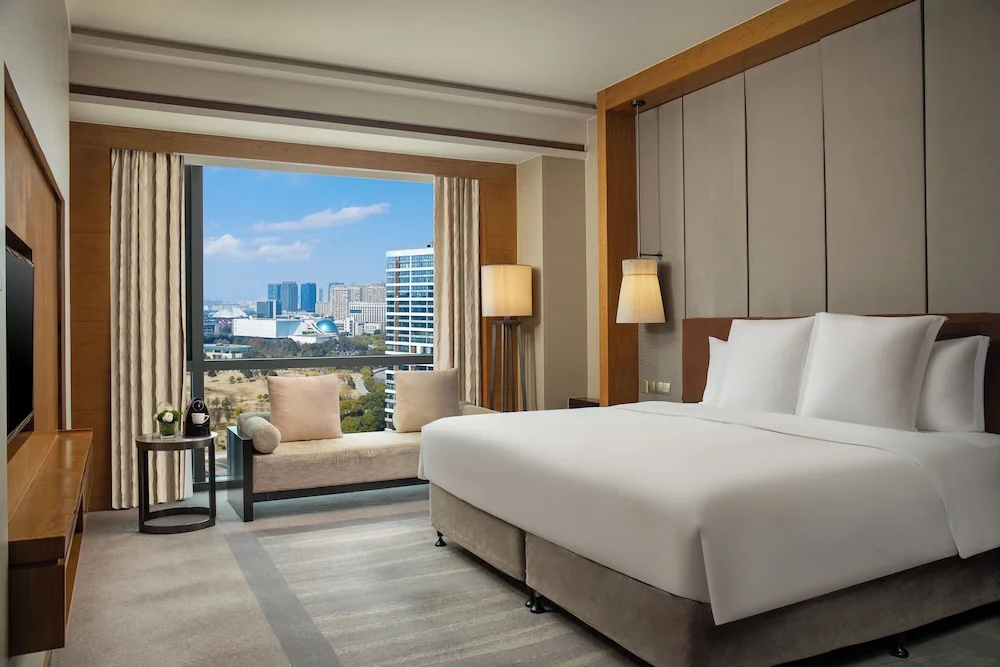 Superior Double room with city view (full double bed)