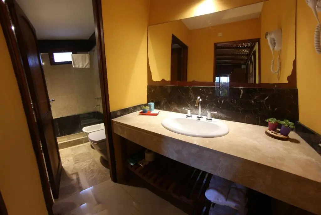 2 Bedrooms Bungalow