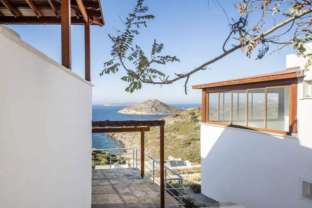 Peaceful House With Private Beach in Gumusluk