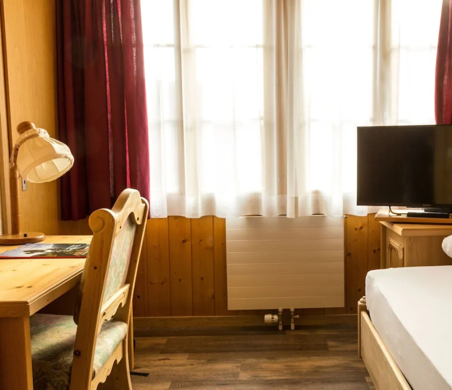 Economy room