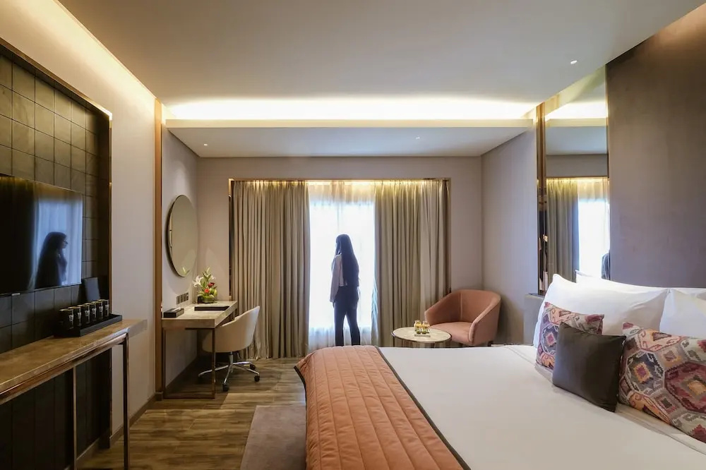 Luxury room with pool view