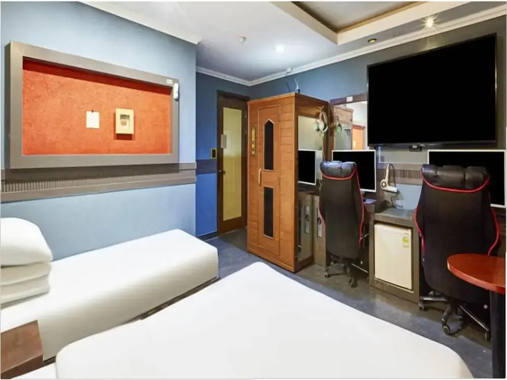 Hotel photo 12